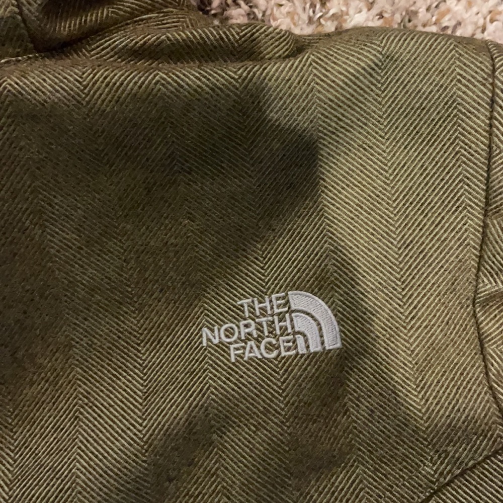 SOLD😍NORTH FACE XS women’s winter/fall jacket faux fur trendy  olive green belt - Picture 6 of 17